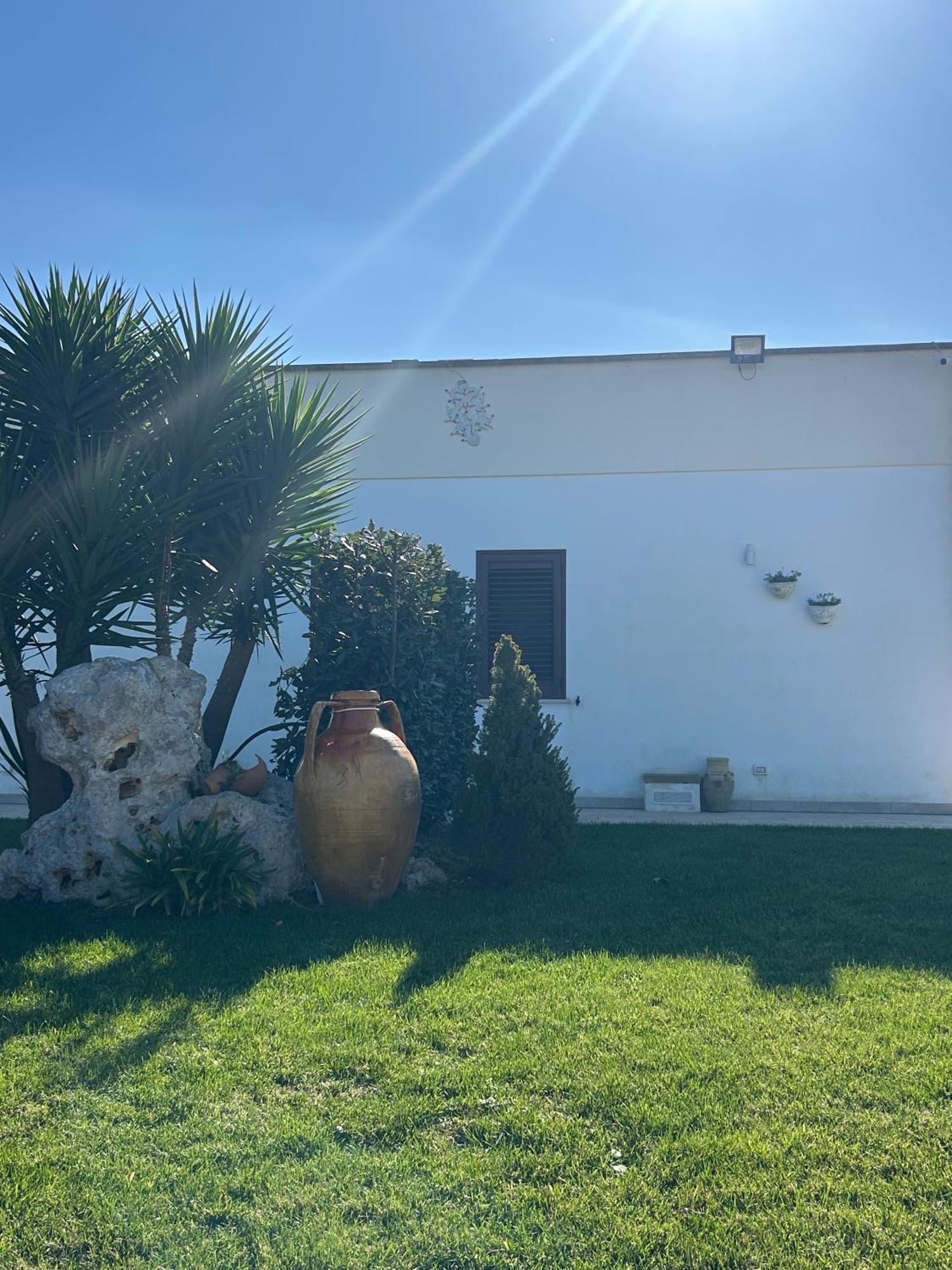 Paluna Otranto Buitenkant foto
